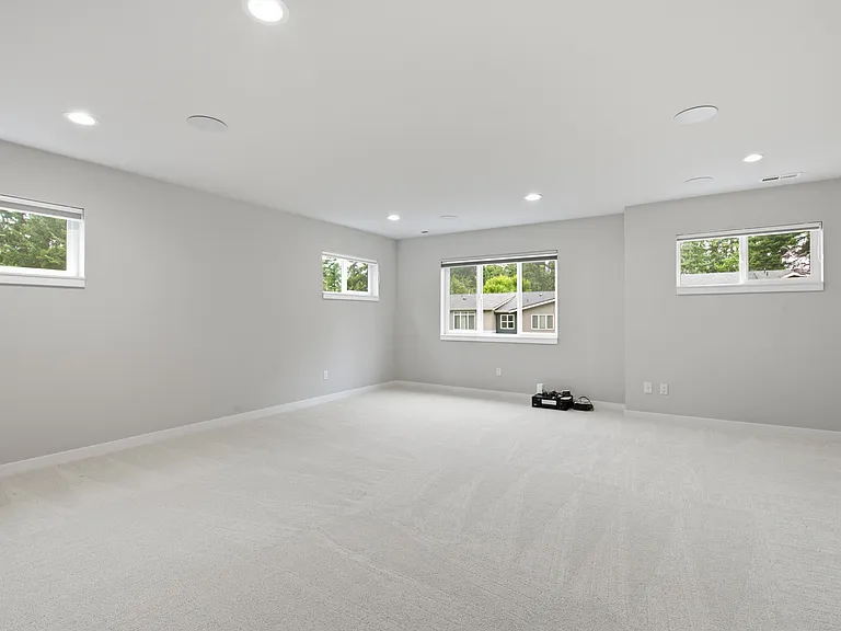 8629 NE 134th Pl — Photo 37