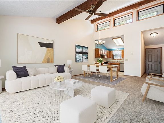 5th image of 10 Wedgewood Ln
