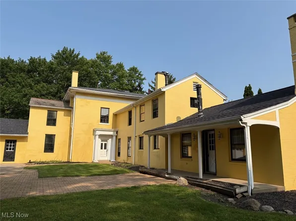 989 Orchard Hill Cir, Massillon, OH 44646