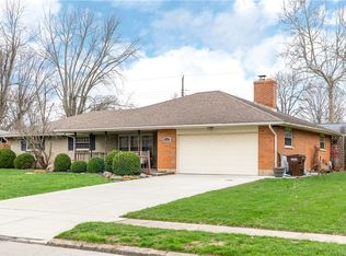 321 Grantham Dr, Englewood, OH 45322