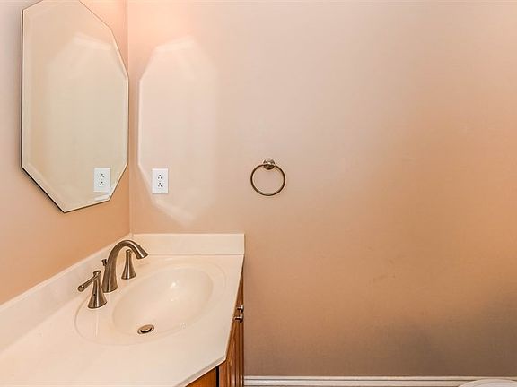 2nd image of 609 River Oaks Ln