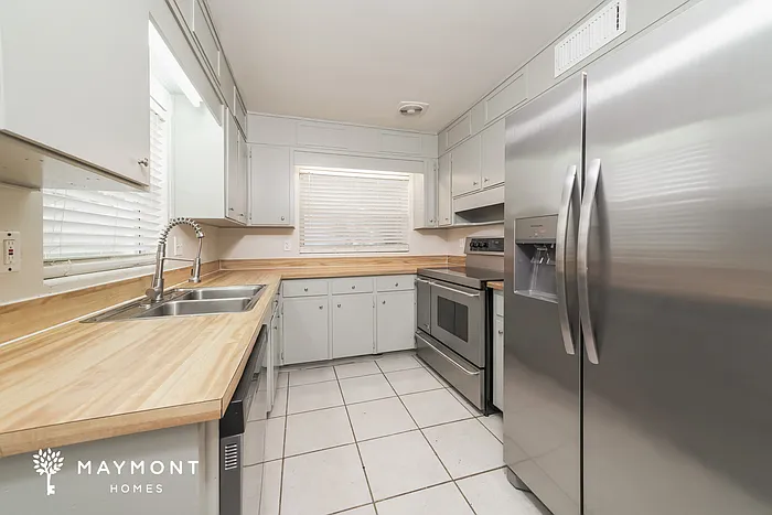 1231 Greenview Dr — Photo 9