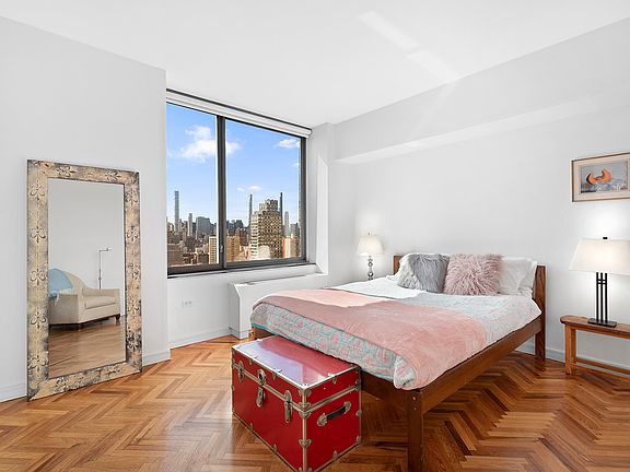 4th image of 360 E 88th St APT 33A