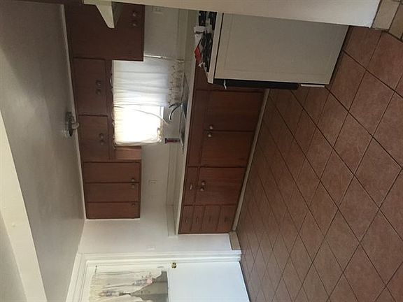 3rd image of 9151 W McKinley St