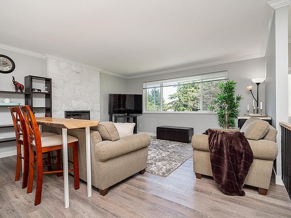 4th image of 3158 Mariner Way