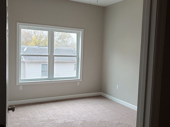 5th image of 567 Dupont Rd #10