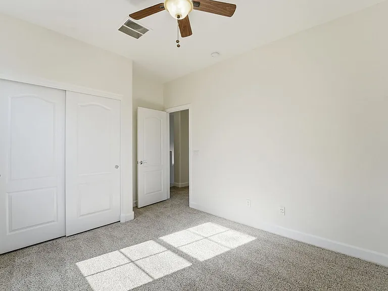 15391 W Dreyfus St — Photo 49