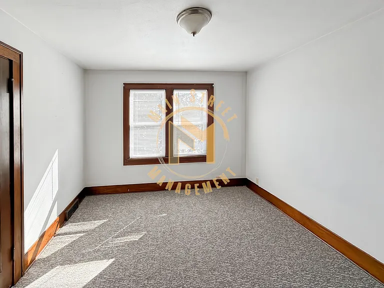 1822 Superior Ave — Photo 8
