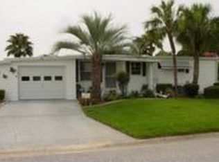 910 Southland Dr, Tavares, FL 32778