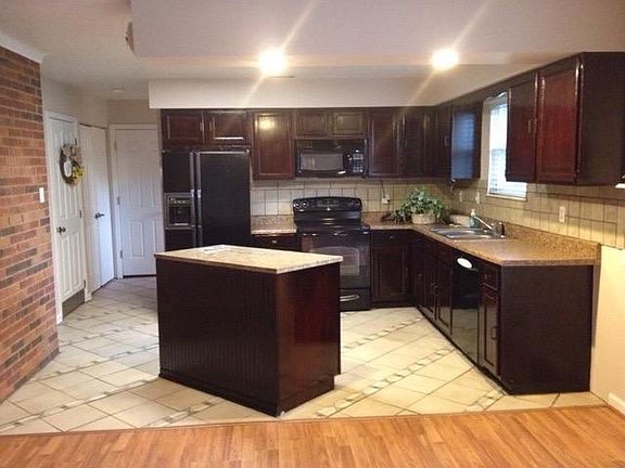4th image of 10247 Squire Dr