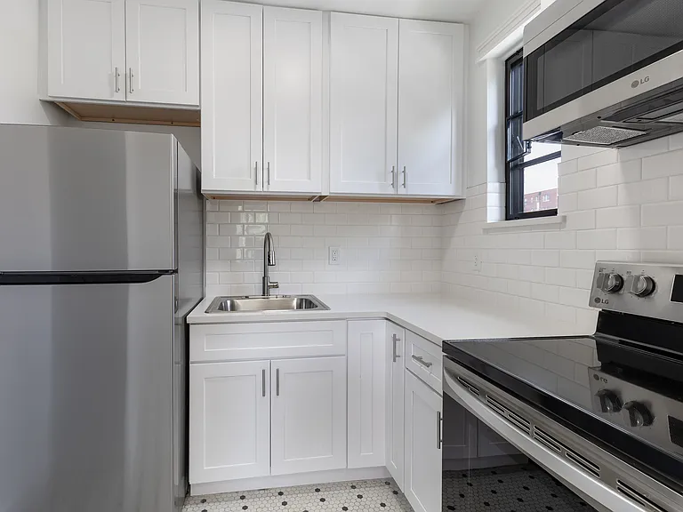 Marleigh Apartments — Photo 63