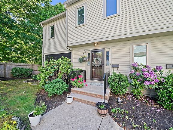 2nd image of 36 Maple St Unit 36