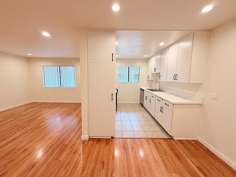 1043 Winchester Ave — Photo 13