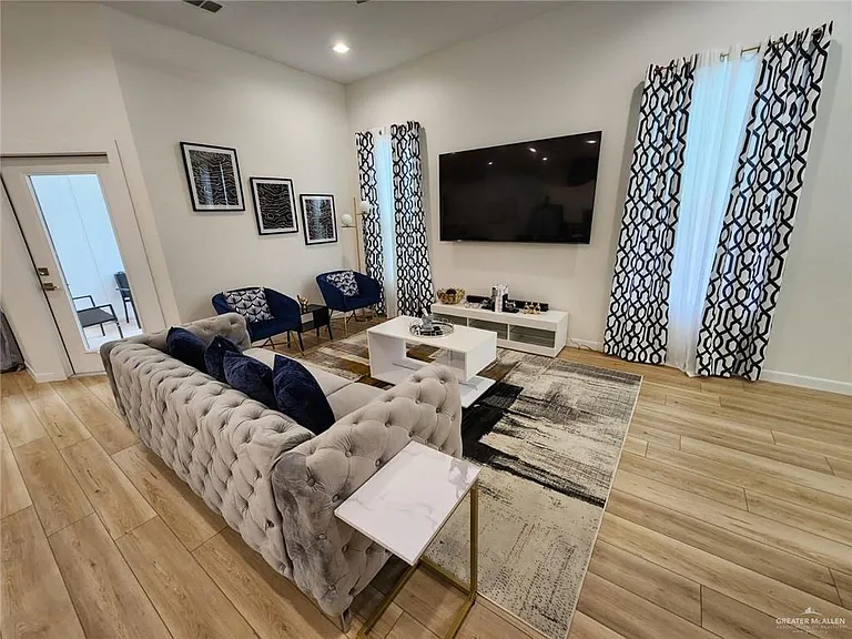 2707 W Kerria Ave — Photo 19
