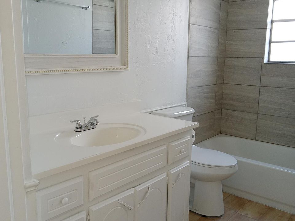 2nd image of 4515 S Santa Fe Ave #7