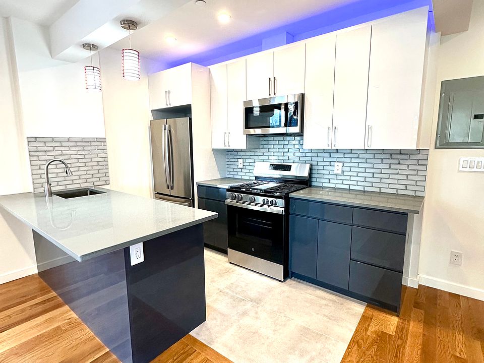 1st image of 258 Eckford St #3