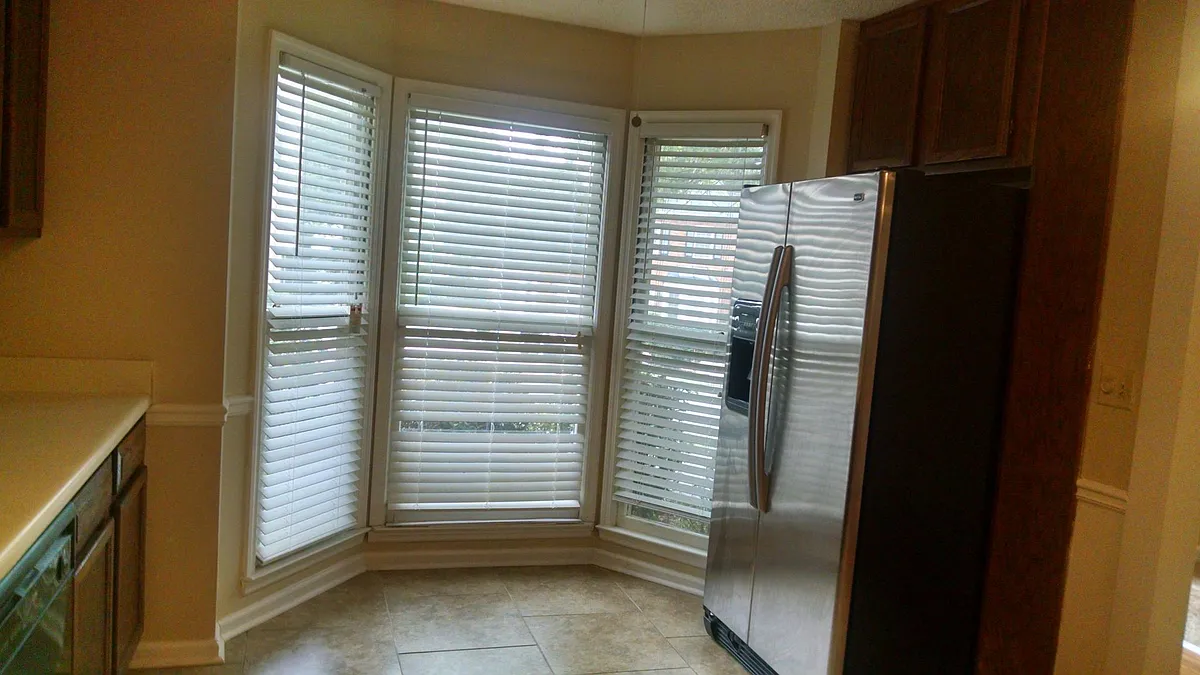 Bay window in kitchen. - 1192 Magnolia Way SE