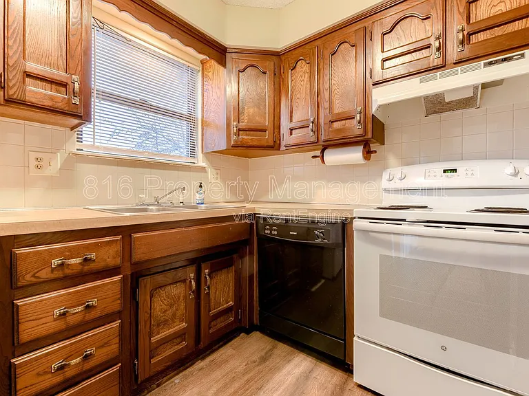 164 SW Robin Rd — Photo 35