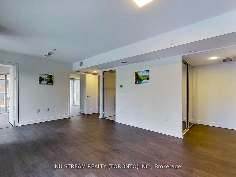 50 McCaul St #405 — Photo 11