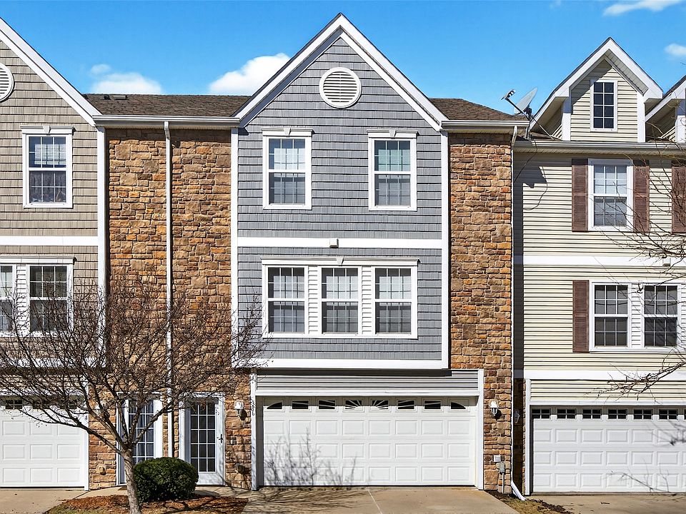 1st image of 386 NE Satinwood