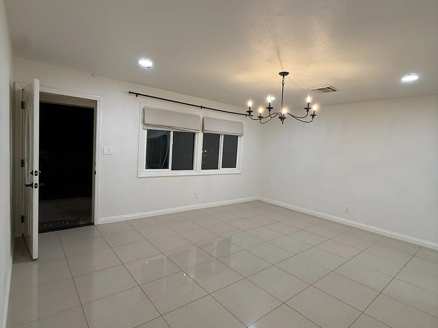 4 bed, 1341 sqft, $4,500 — Photo 4