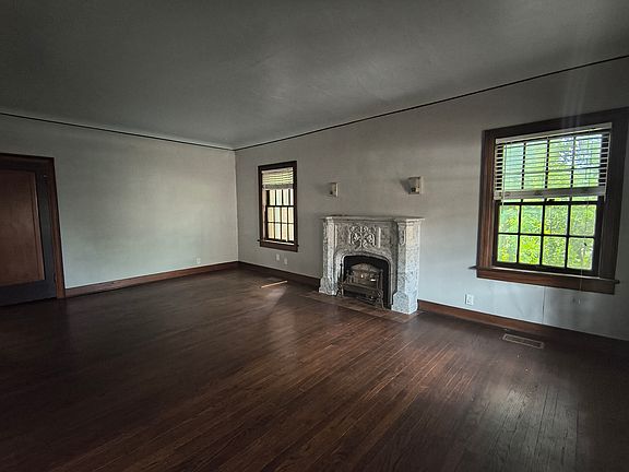 4th image of 1008 NW 34th St #1008