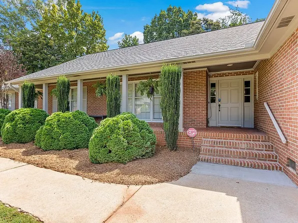 126 Hillsborough Dr, Greenville, SC 29615