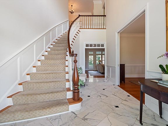 4th image of 515 Rocks Farm Dr