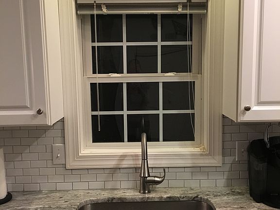 3rd image of 140 Marguerite Dr