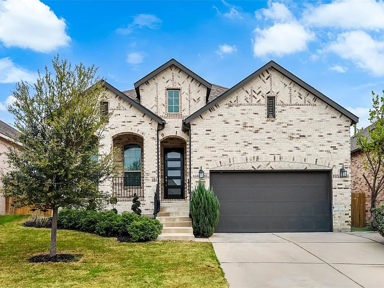 7705 Pace Ravine Dr — Photo 1