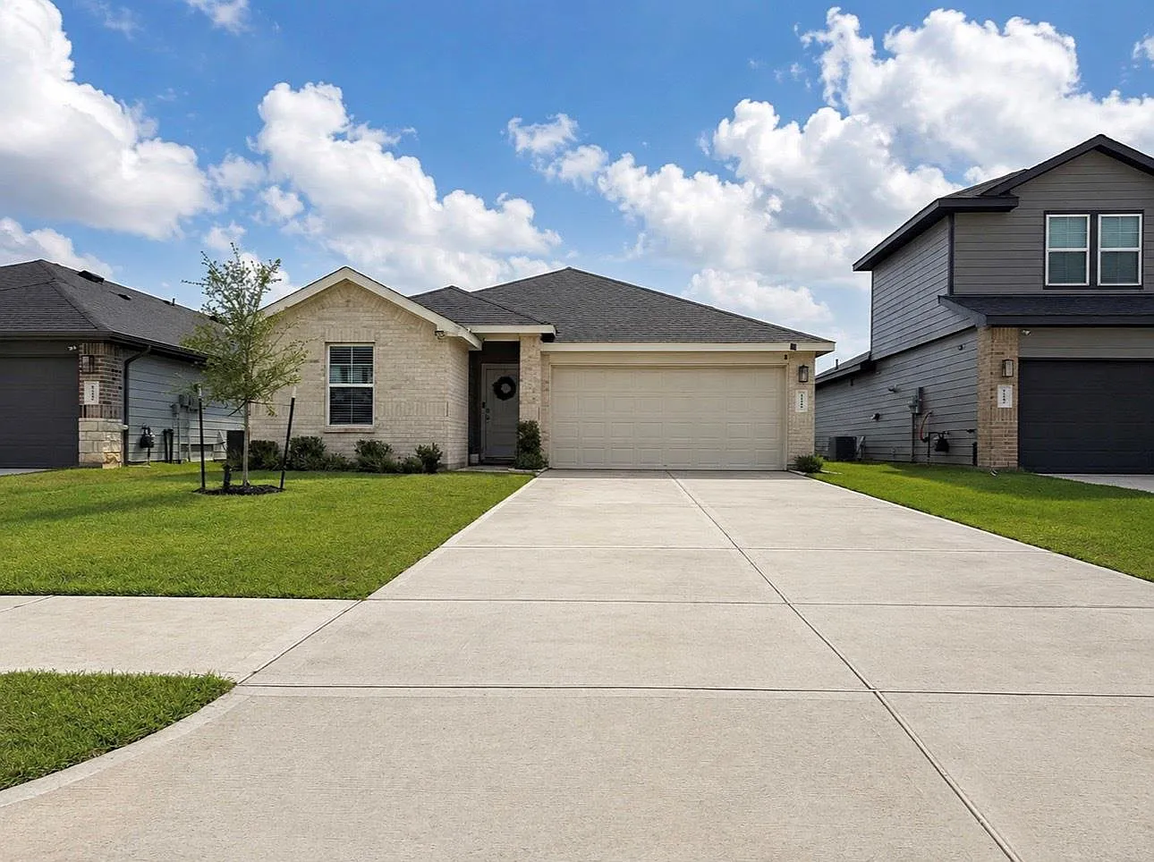 3 bed, 2.0 bath, 1638 sqft, $2,150 — Photo 2
