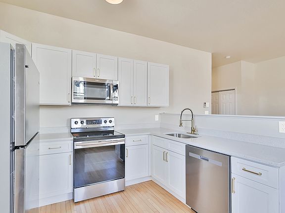 2nd image of 215 E High St APT H