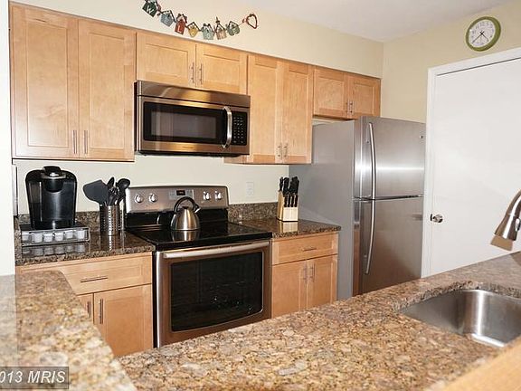 3rd image of 7703 Lafayette Forest Dr #49