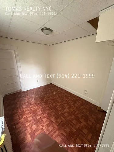 110 Webster Ave Photo 1