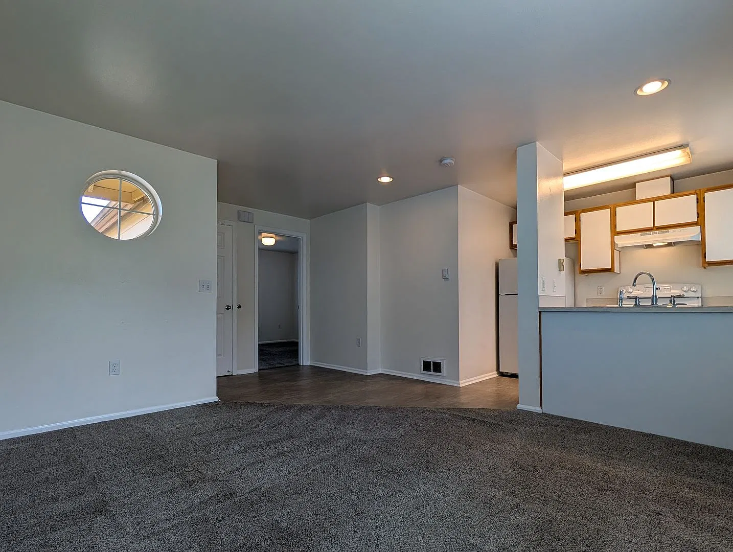 Great 1-Bedroom, 1-Bath Apartment Off Bailey Hill! — Photo 3