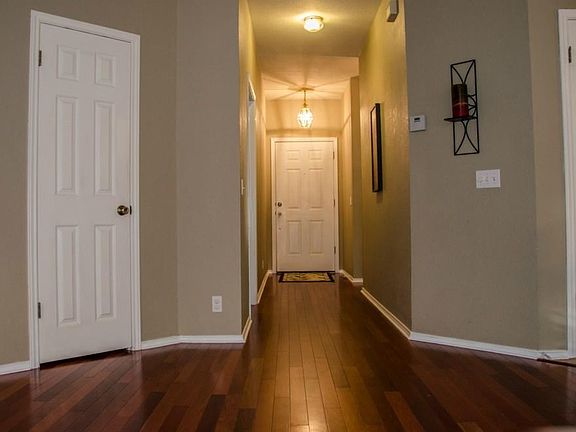 4th image of 16814 Dorman Dr