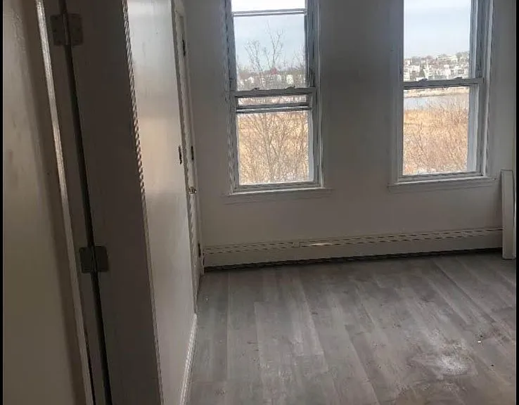 60 Falcon St #1B — Photo 3