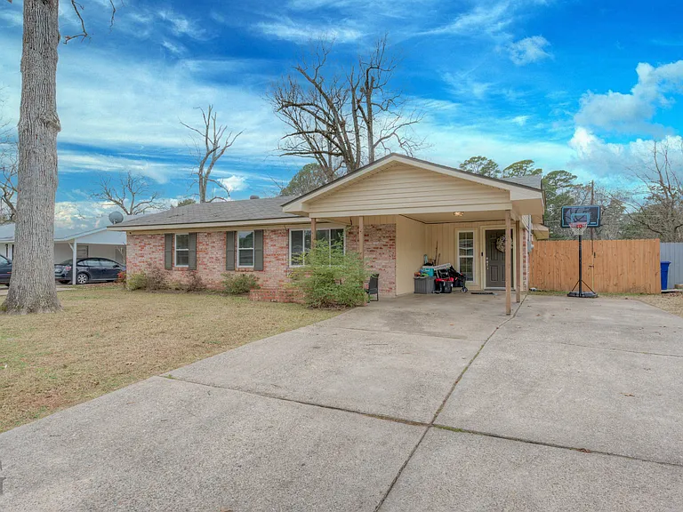 9478 Poinsetta Dr — Photo 2