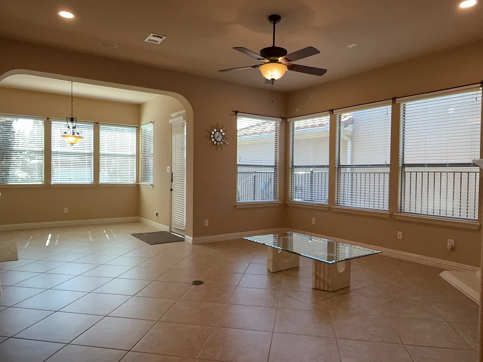 3 bed, 2257 sqft, $2,700 — Photo 4
