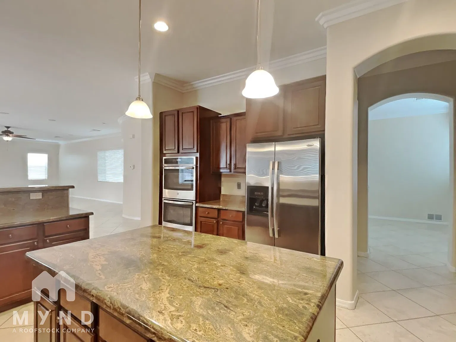 4 bed, 3.5 bath, 4553 sqft, $4,095 — Photo 4