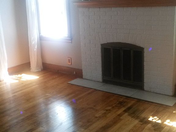 5th image of 538 Burton St SE