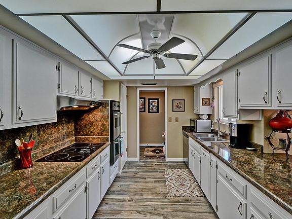 3rd image of 11112 W Cameo Dr