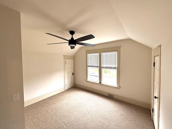 3rd image of 2026 Lombard Ave APT 3