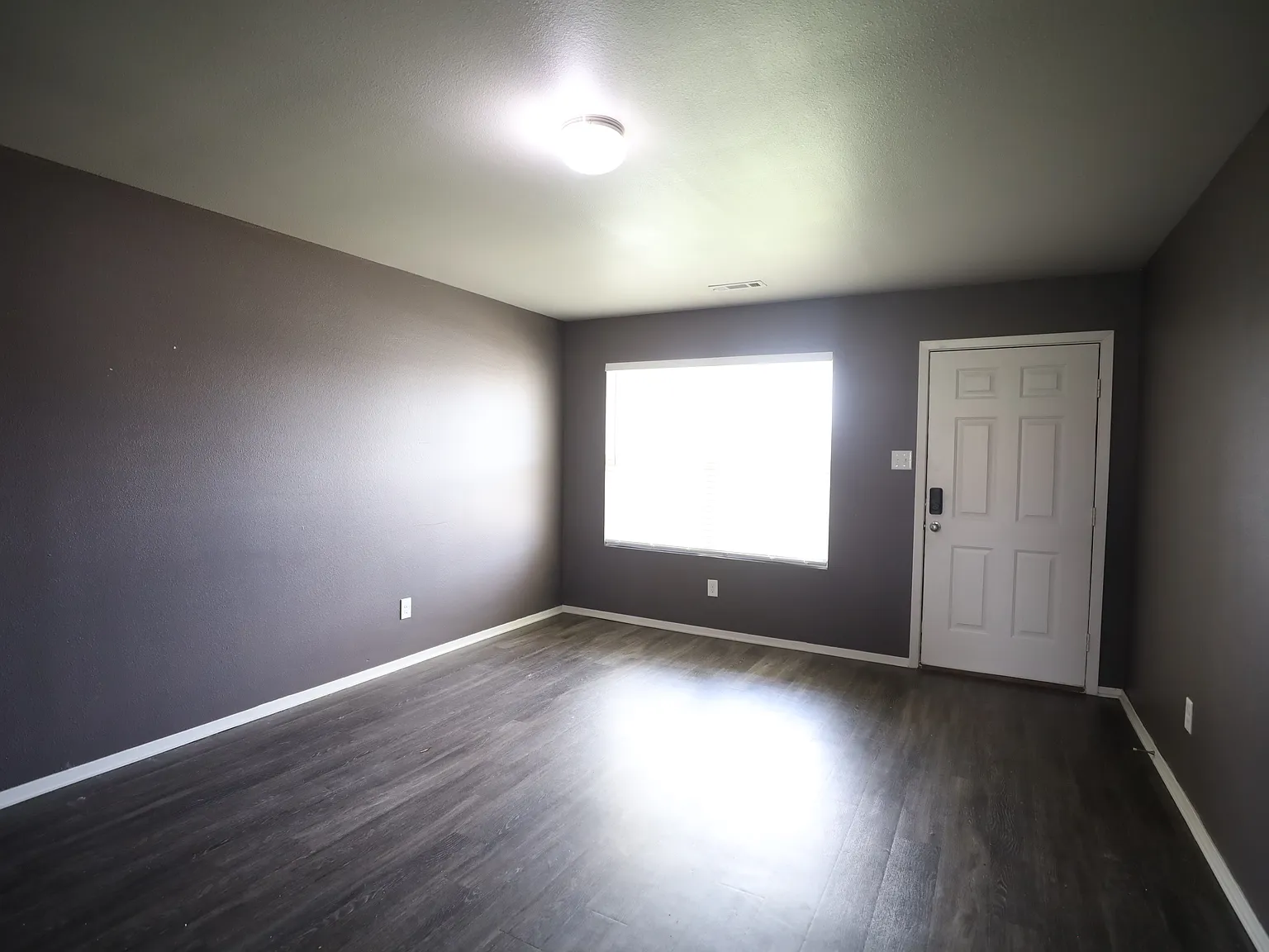3 bed, 1281 sqft, $1,500 — Photo 3