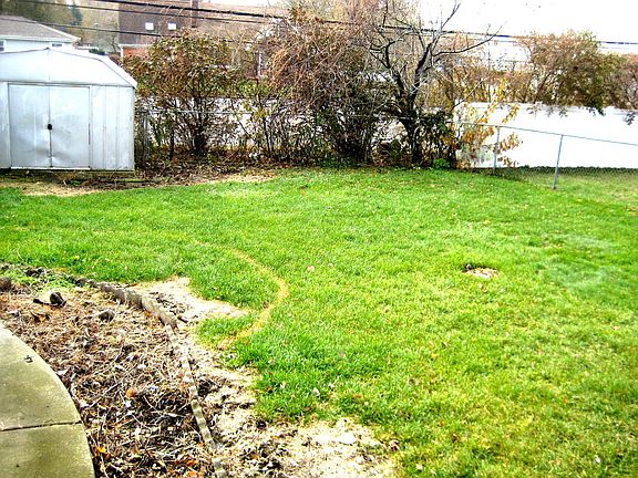 5th image of 38 E Manchester Dr