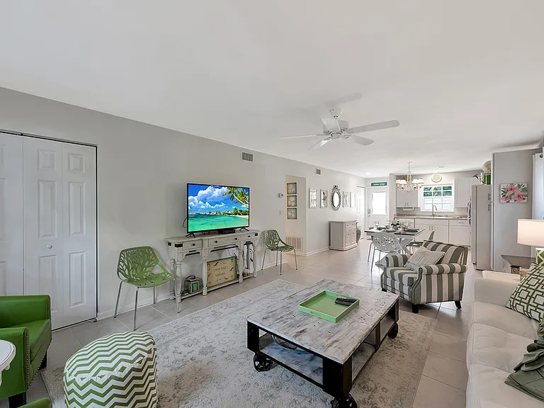 900 Jasmine Ln #103B — Photo 6
