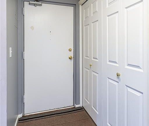 2nd image of 1103 Arrowhead Xing APT F