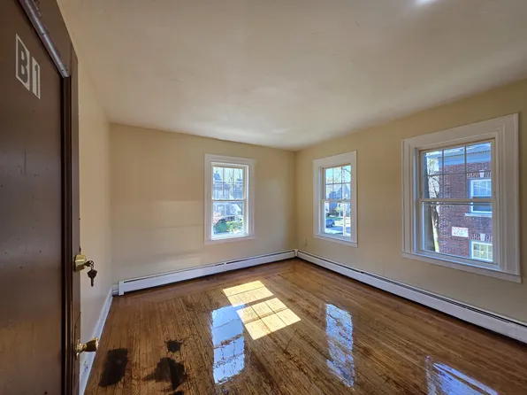 206 Sherman Ave, New Haven, CT