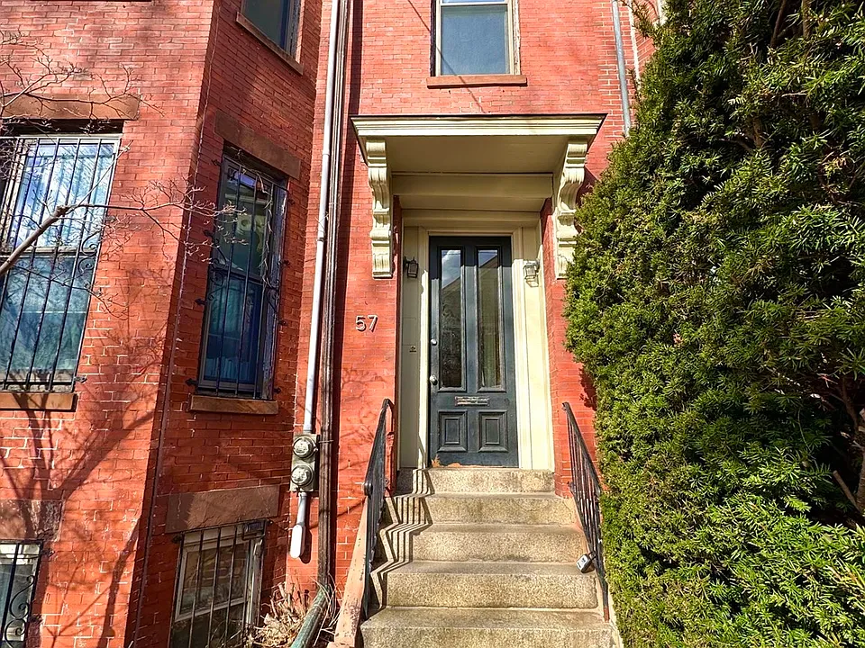 57 Fort Ave #2