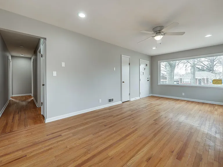 812 S 49th St — Photo 2